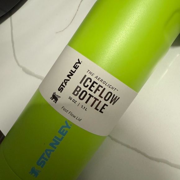 Stanley Bright Green IceFlow Bottle with Blue Logo - Picture 2 of 4